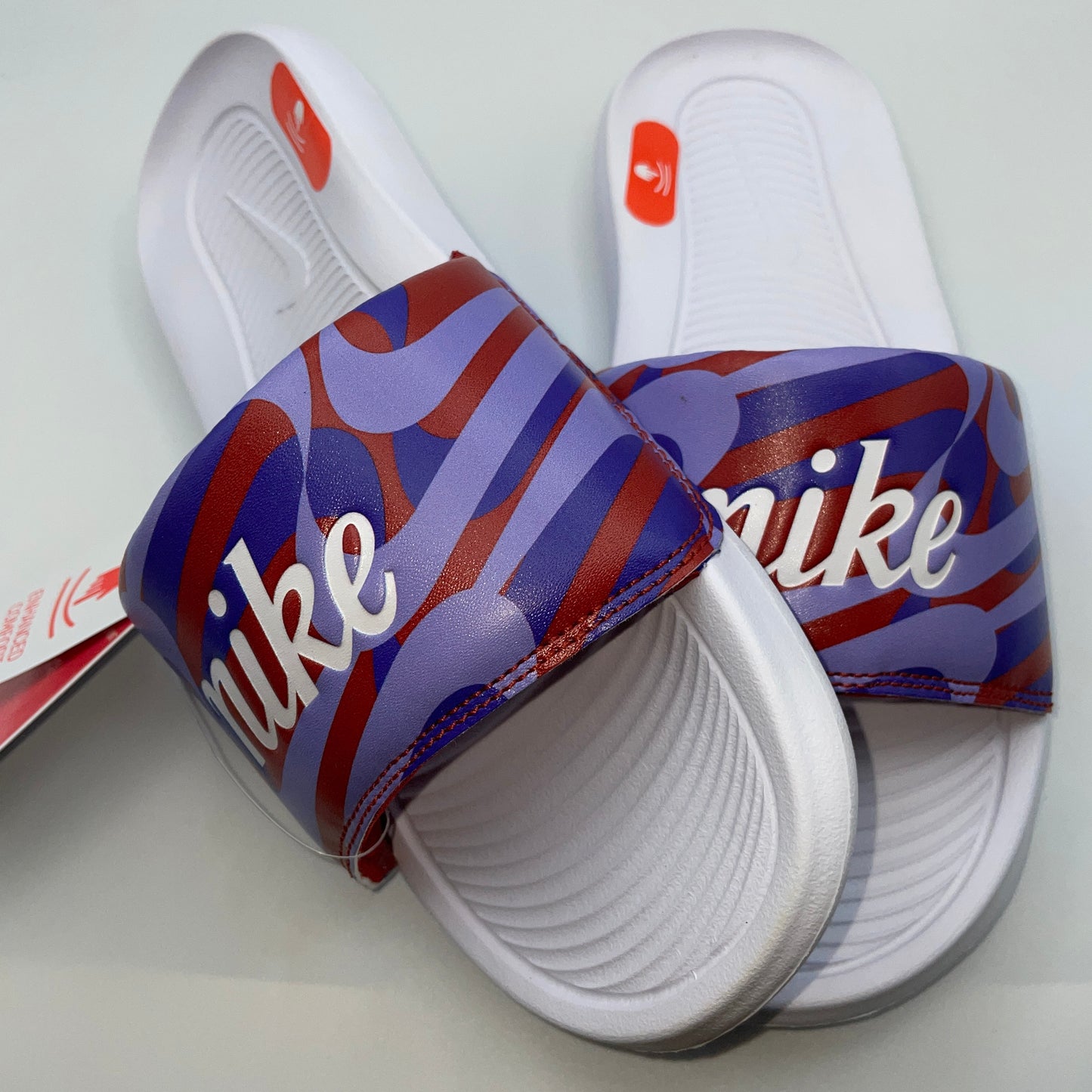 Women's Nike Logo Print Slipper Slides Sandals Swirl