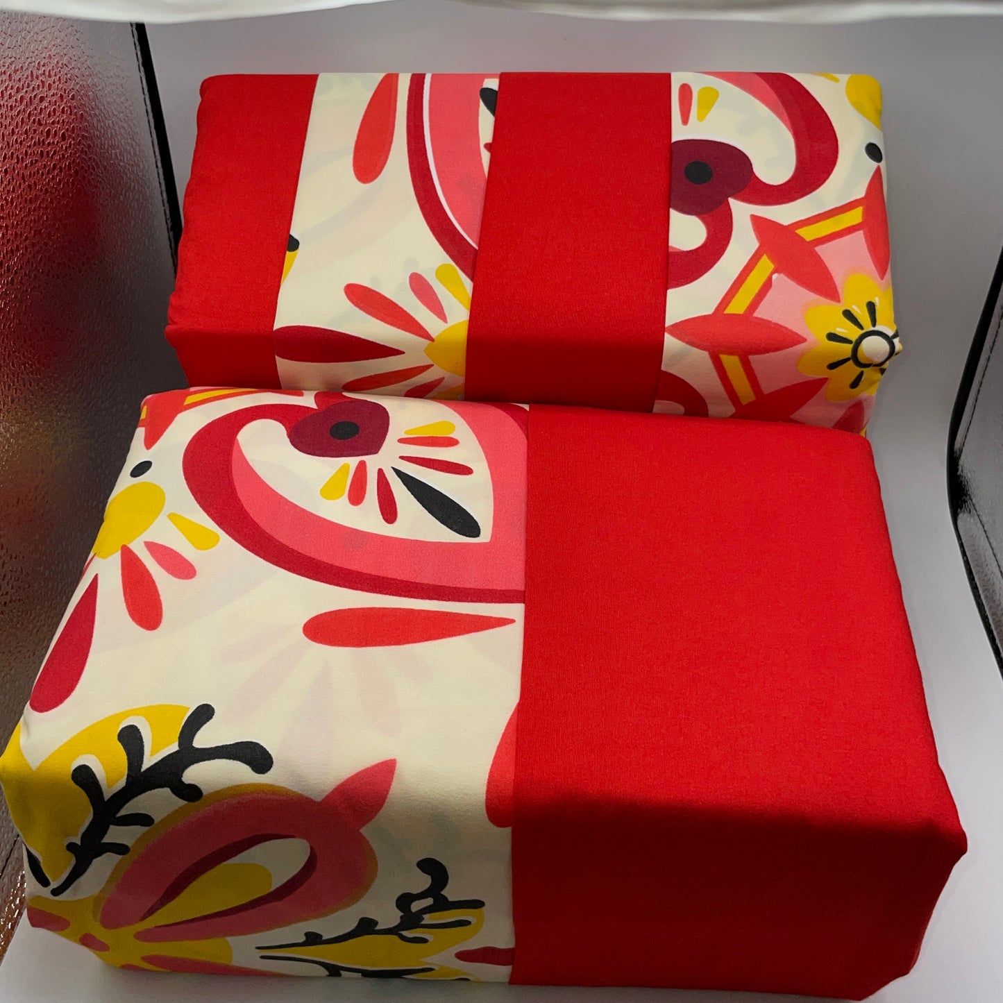 9 Piece Quilt w Sheet Set Medallion Reversible Pattern Print Red KING