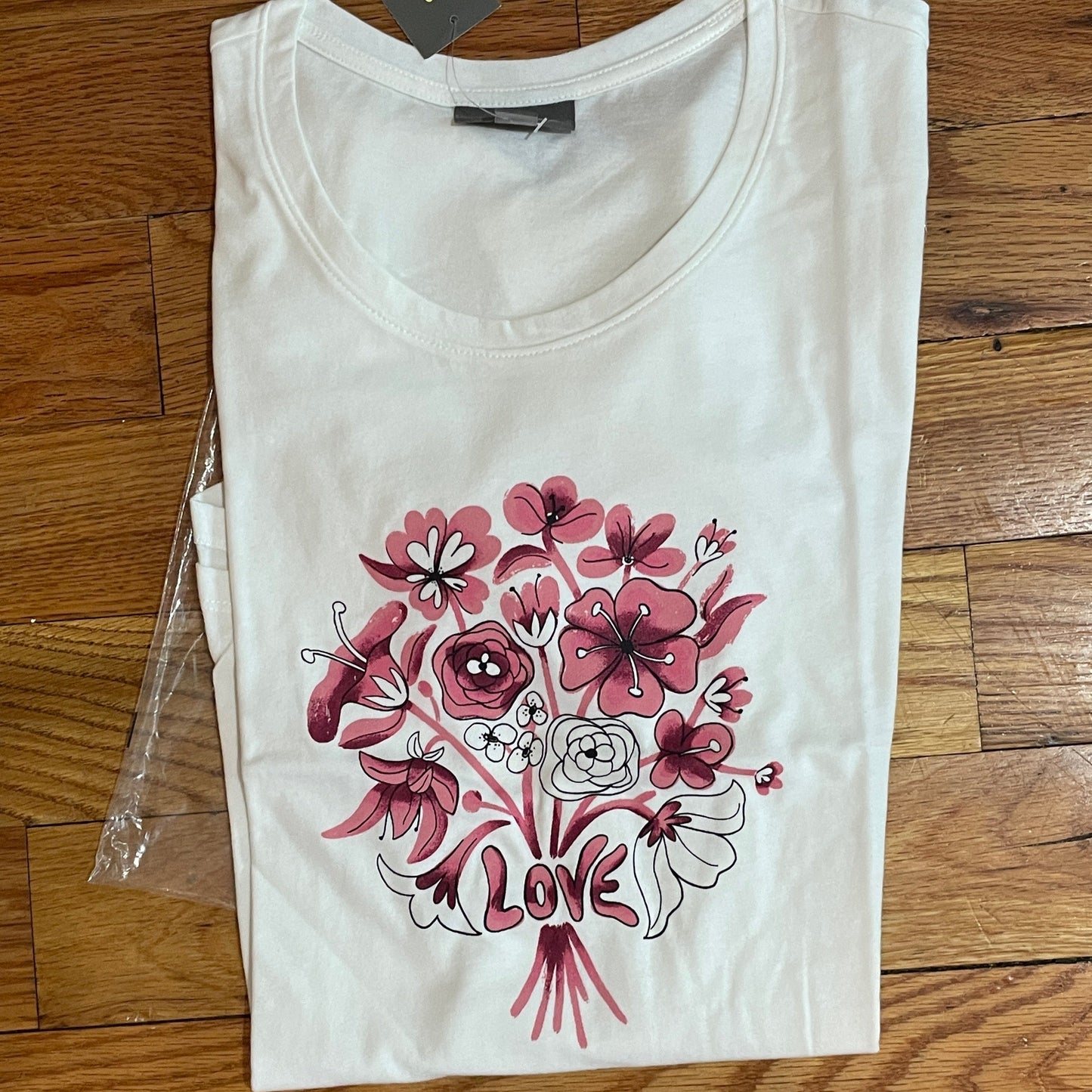 PLUS Size Women's Graphic Floral "Love" Short sleeve T-Shirt
