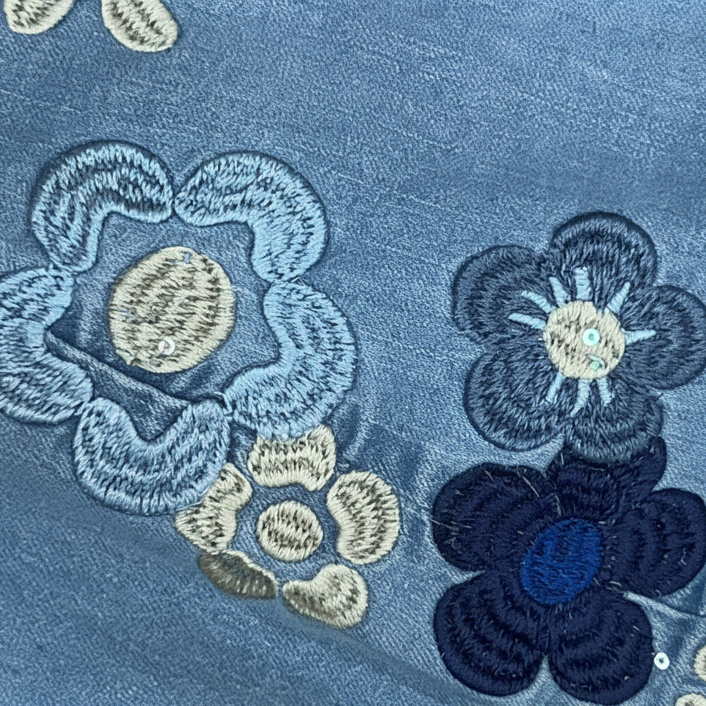 Women's PLUS SIZE Cropped Capri Embroidered Light Wash Jeans