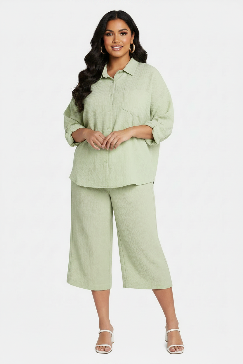 PLUS SIZE WOMEN'S 2 Piece Shirt w Capri Outfit Set