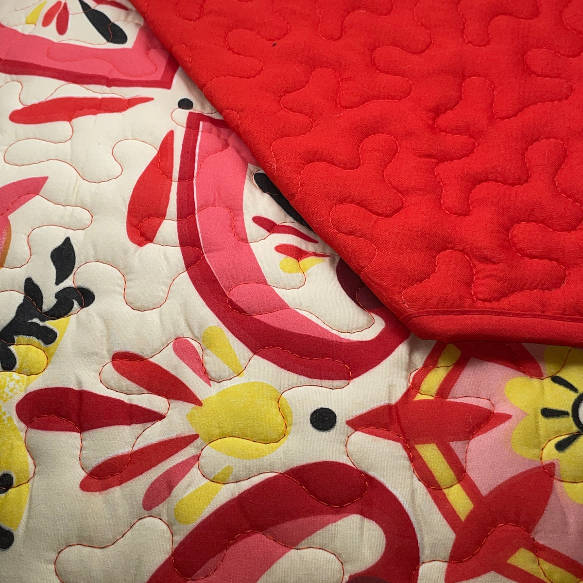 3 Piece Quilt Set Medallion Reversible Pattern Print Red  KING