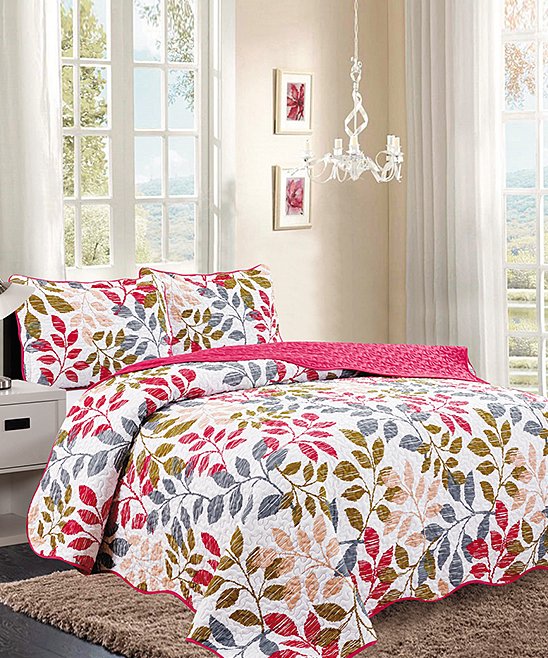 3 Piece Quilt Set  pattern Print Reversible  Pink leaf KING