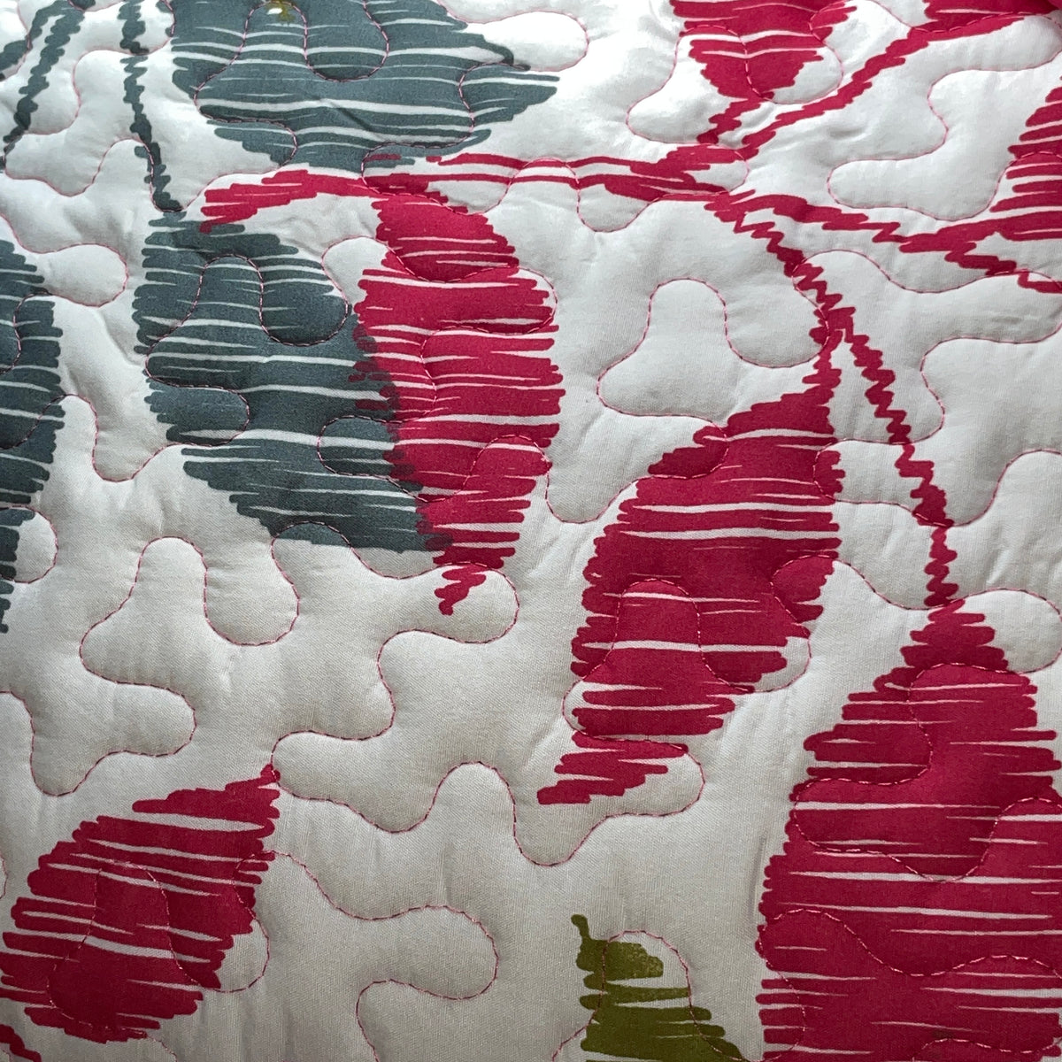 3 Piece Quilt Set  pattern Print Reversible  Pink leaf KING