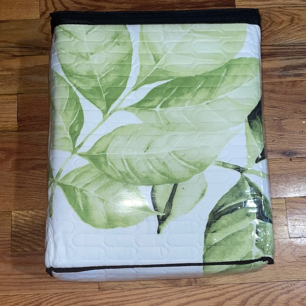10 Piece LORDES Quilt w Sheet Set W Matching Curtains  KING GREEN